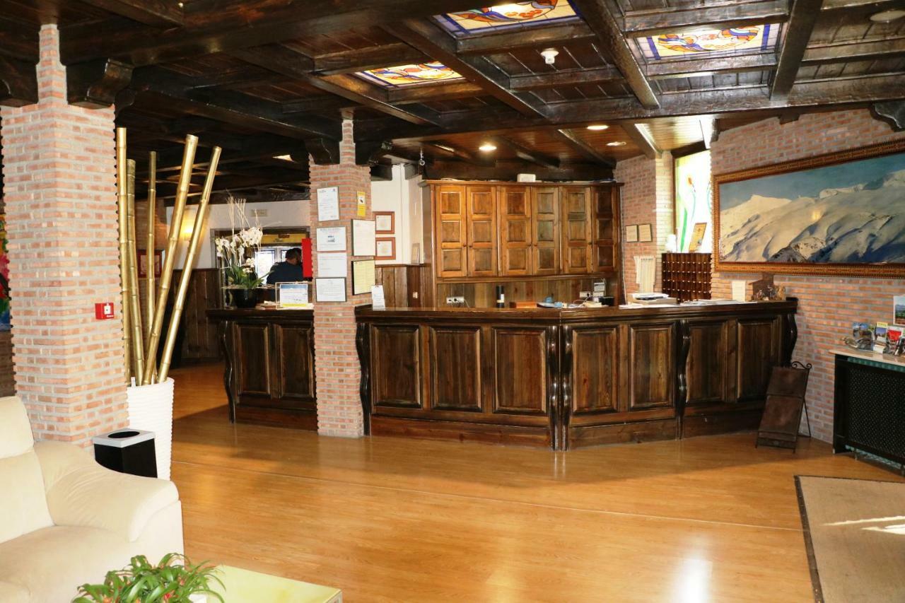 Hotel El Guerra Guejar-Sierra Bagian luar foto